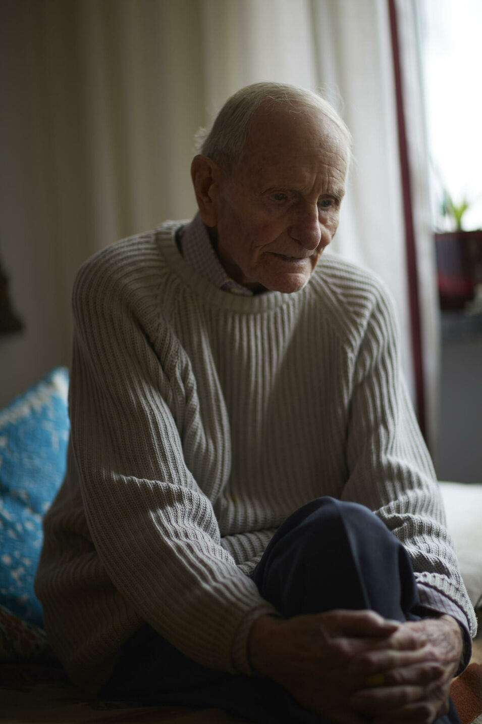 Erich Haas, fotografiert in seiner Wohnung in München, kurz vor seinem 100.sten Geburtstag